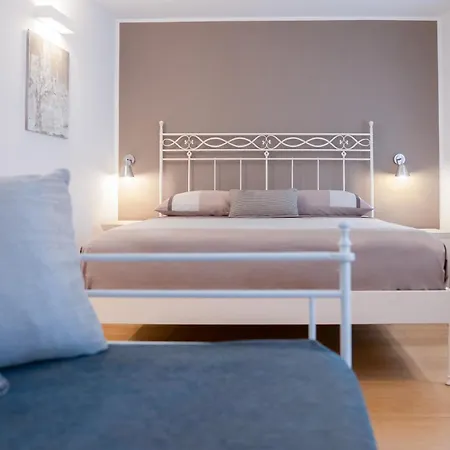 Il Torrione Relais بيت ضيافة سيرولو